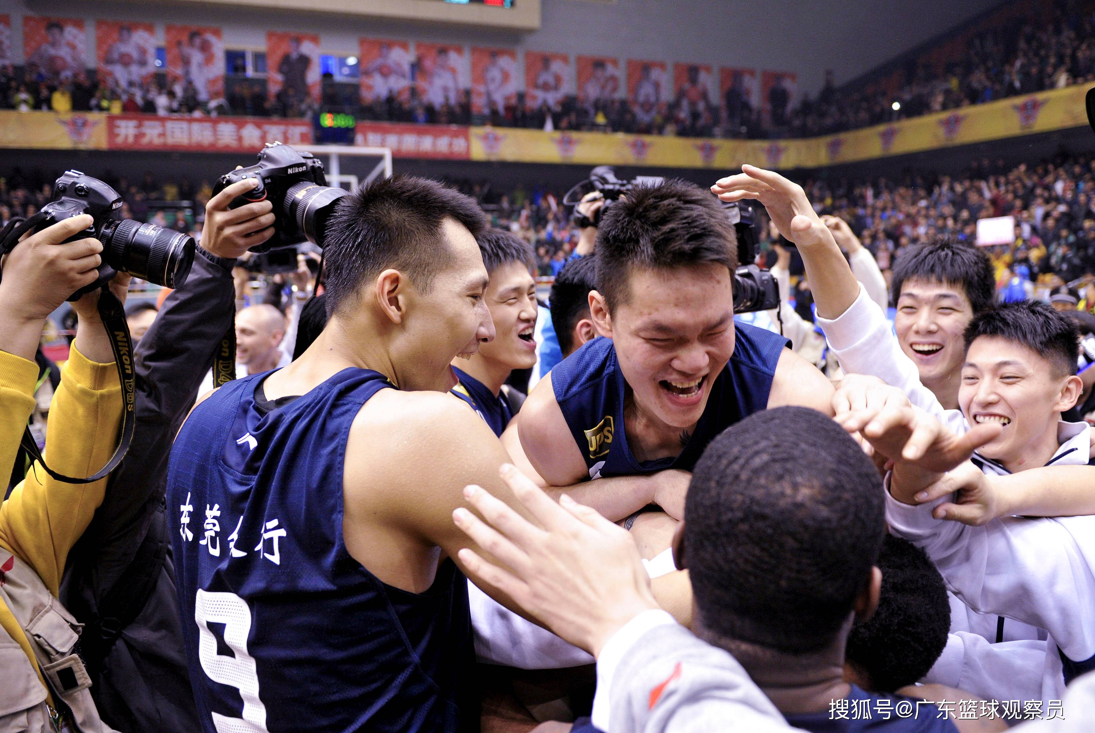 冲刺阶段广东宏远调整名单以备亚冠；状态回暖环节打磨；悬念犹存；年轻球员得到机会的简单介绍