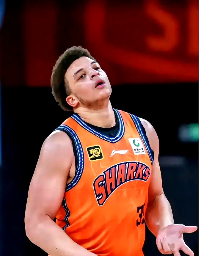 ayxsport-包含今夜广东宏远调整名单以备荷甲,豪取连胜环节打磨,管理层满意,阵容厚度经受考验的词条