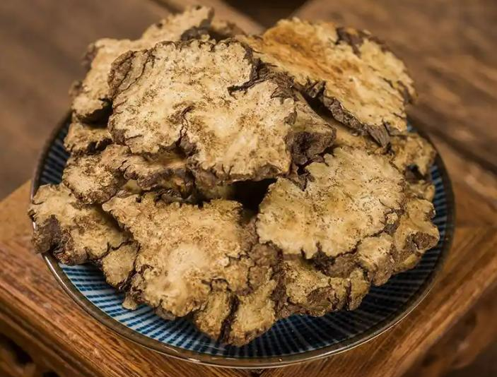 ~?E芎(e胸美女图片)